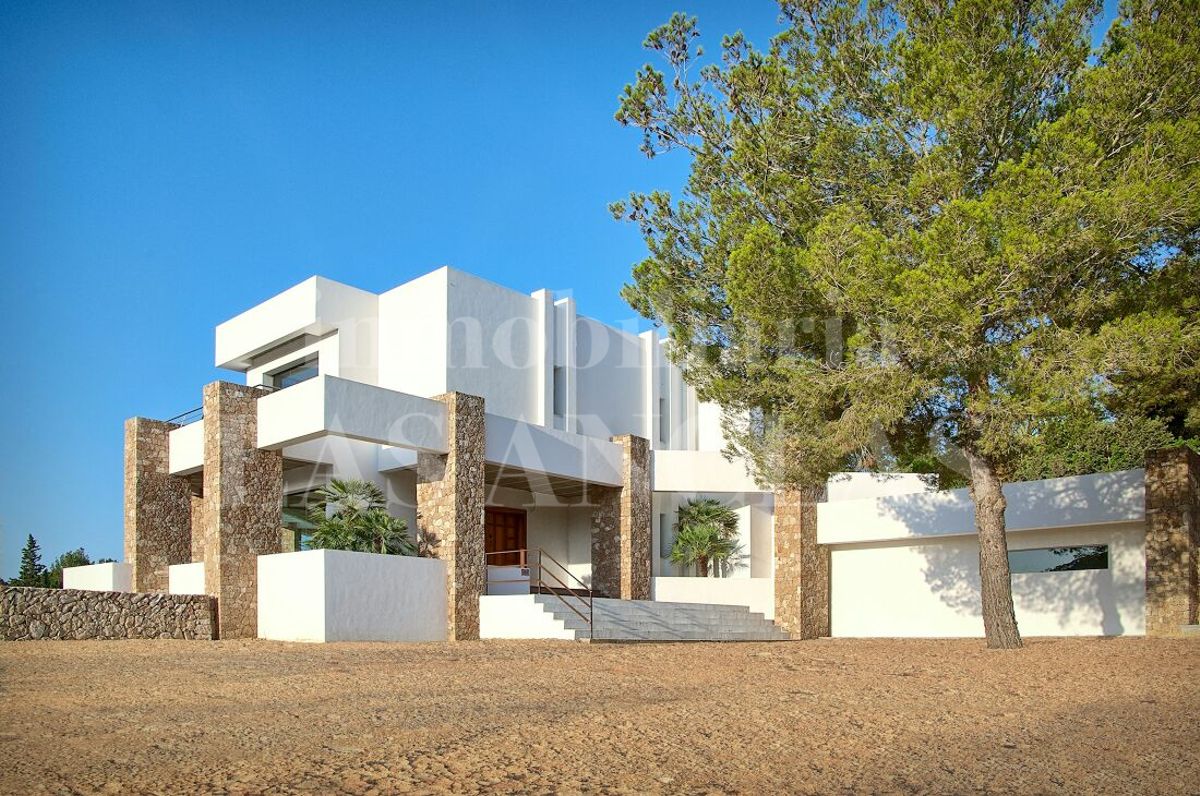 new built luxury villa in San José for sale ref. 220