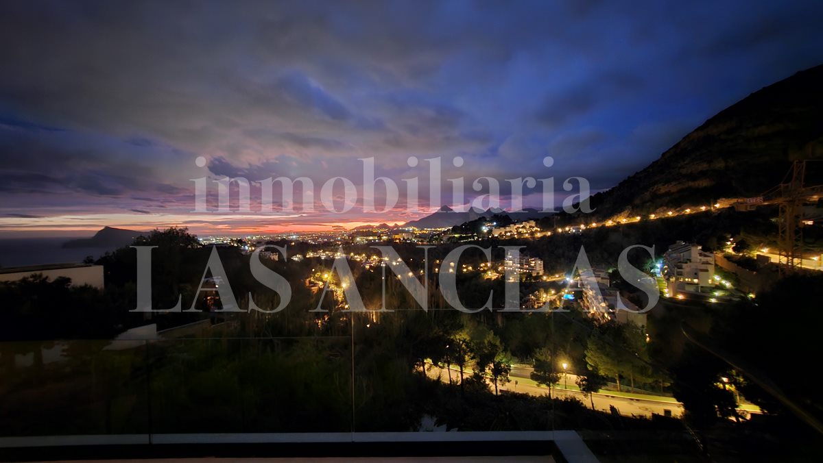 luxury villa on the Costa Blanca  待售