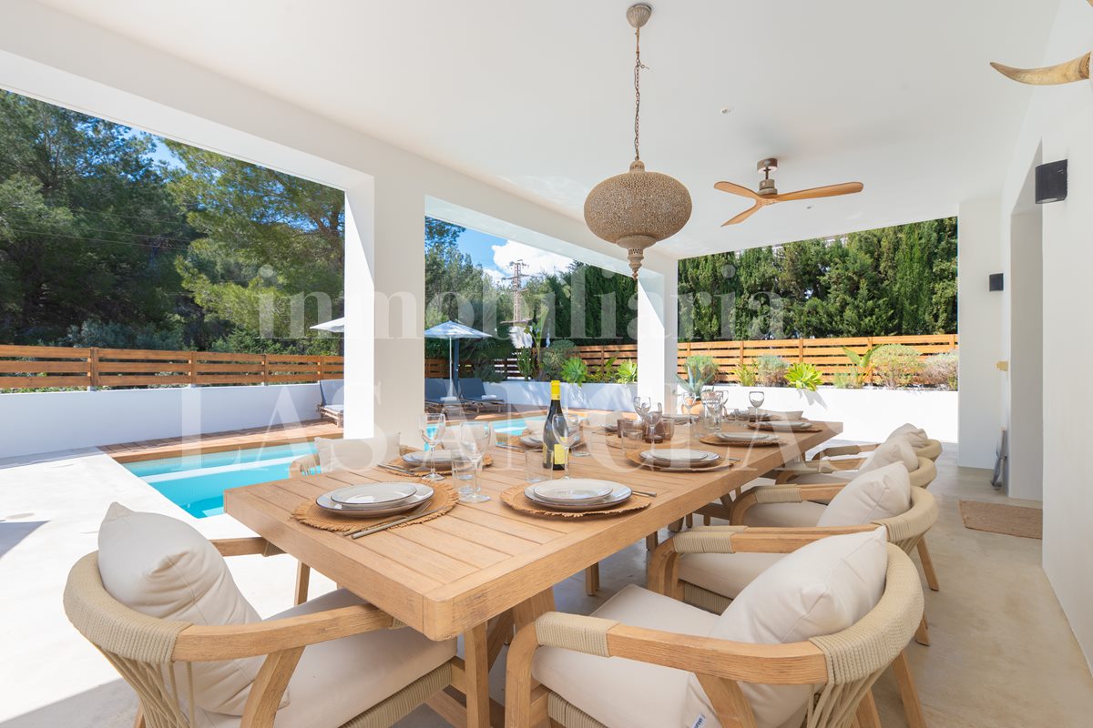 Ibiza Cala Llonga - Pflegeleichtes Einfamilienhaus nur wenige Gehminuten vom Strand entfernt im Verkauf