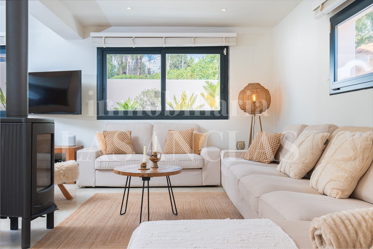 Ibiza Cala Llonga - Pflegeleichtes Einfamilienhaus nur wenige Gehminuten vom Strand entfernt im Verkauf