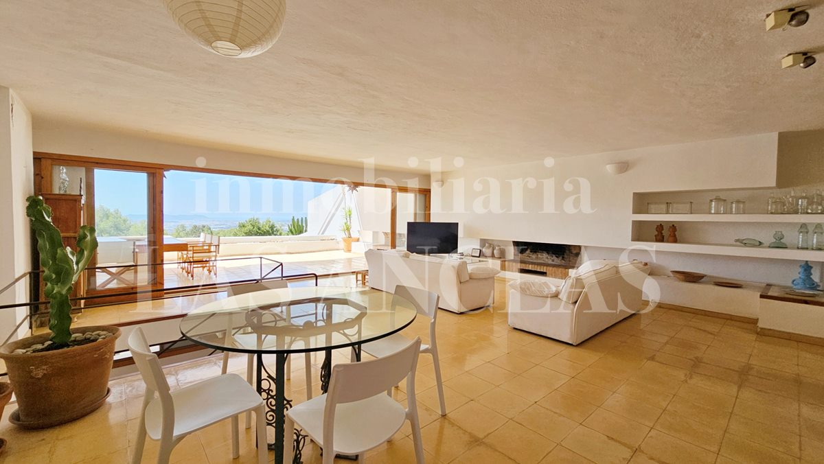 Ibiza Jesús - Spacious, light-filled townhouse with pool, open-plan architecture and privileged views for sale