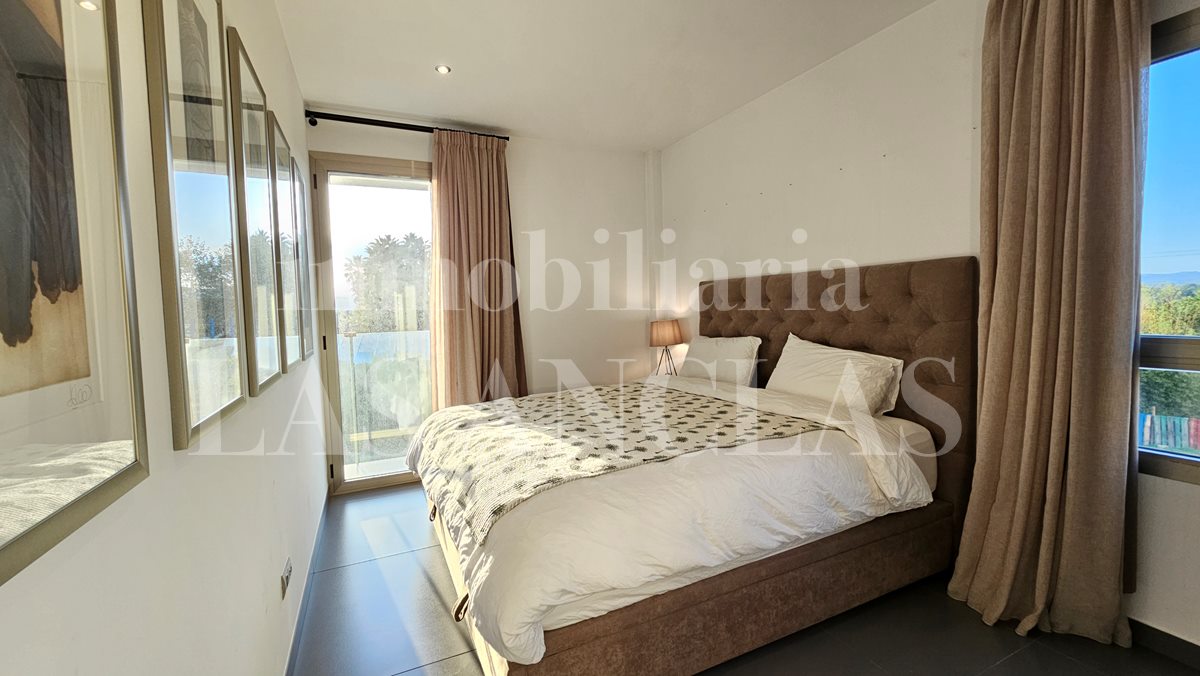 Ibiza Jesús - Bright semi-detached house with private pool and roof terrace with views to the old tow à vendre