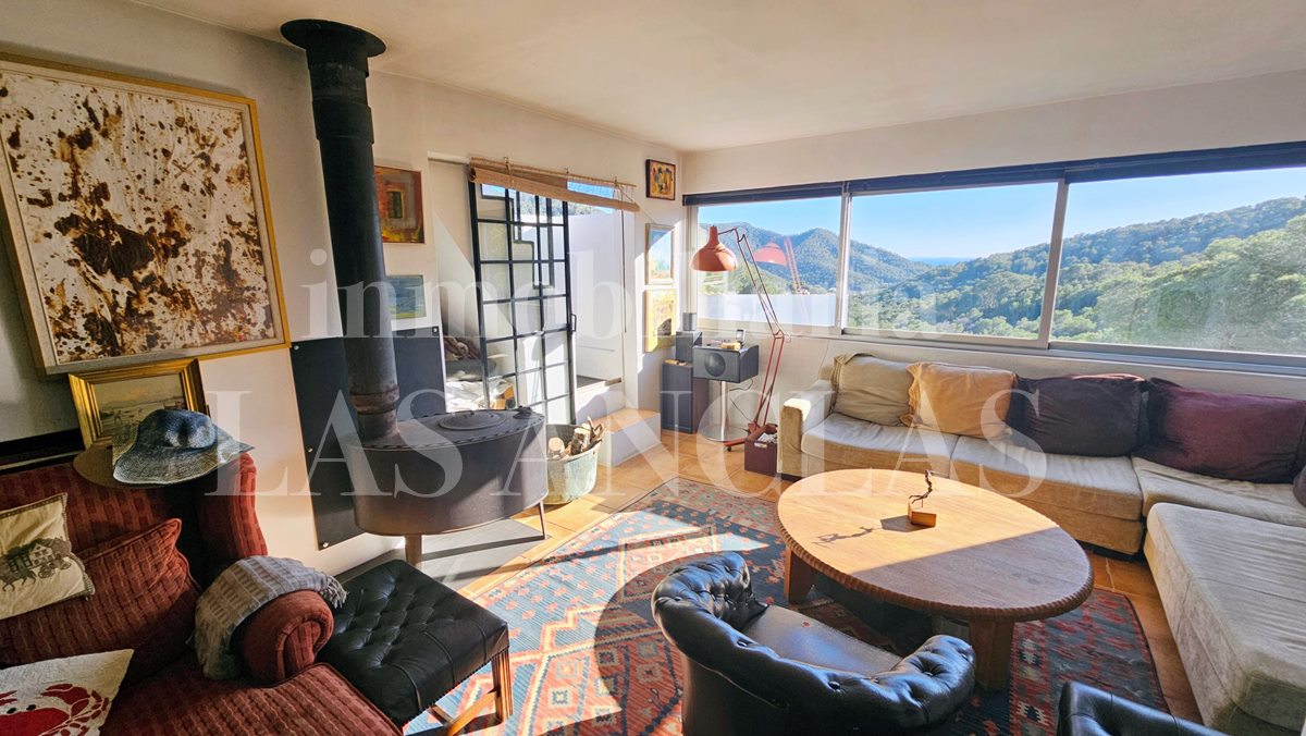 Ibiza Santa Eulalia - Bright penthouse with private roof terrace and picturesque sea views 待售