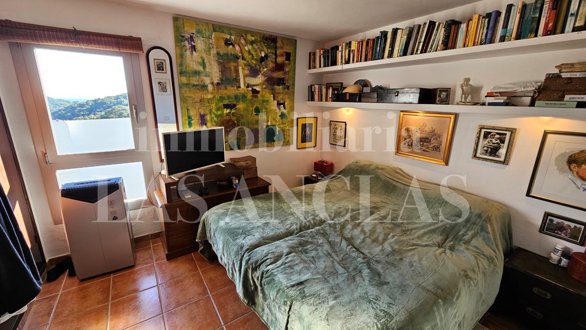 Ibiza Santa Eulalia - Lichtdurchflutetes Penthouse mit privater Dachterrasse und malerischem Meerblick im Verkauf