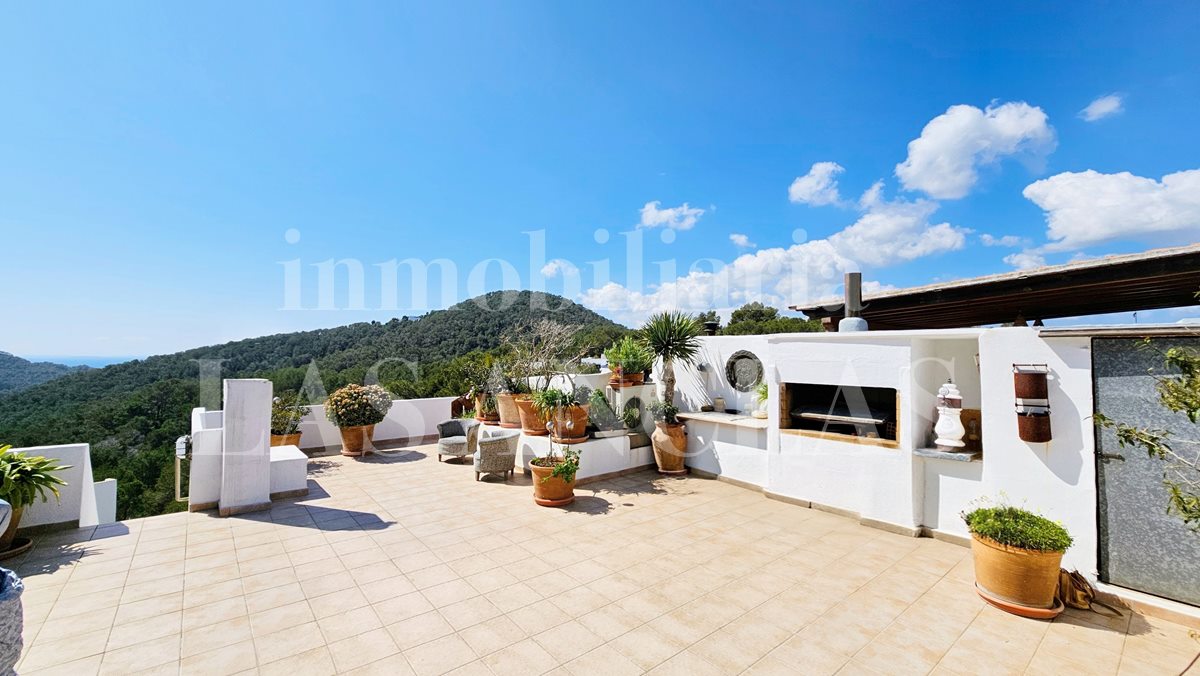 Ibiza Santa Eulalia - Encantador ático con azotea de 98m² y vistas al paisaje hasta el mar en venta