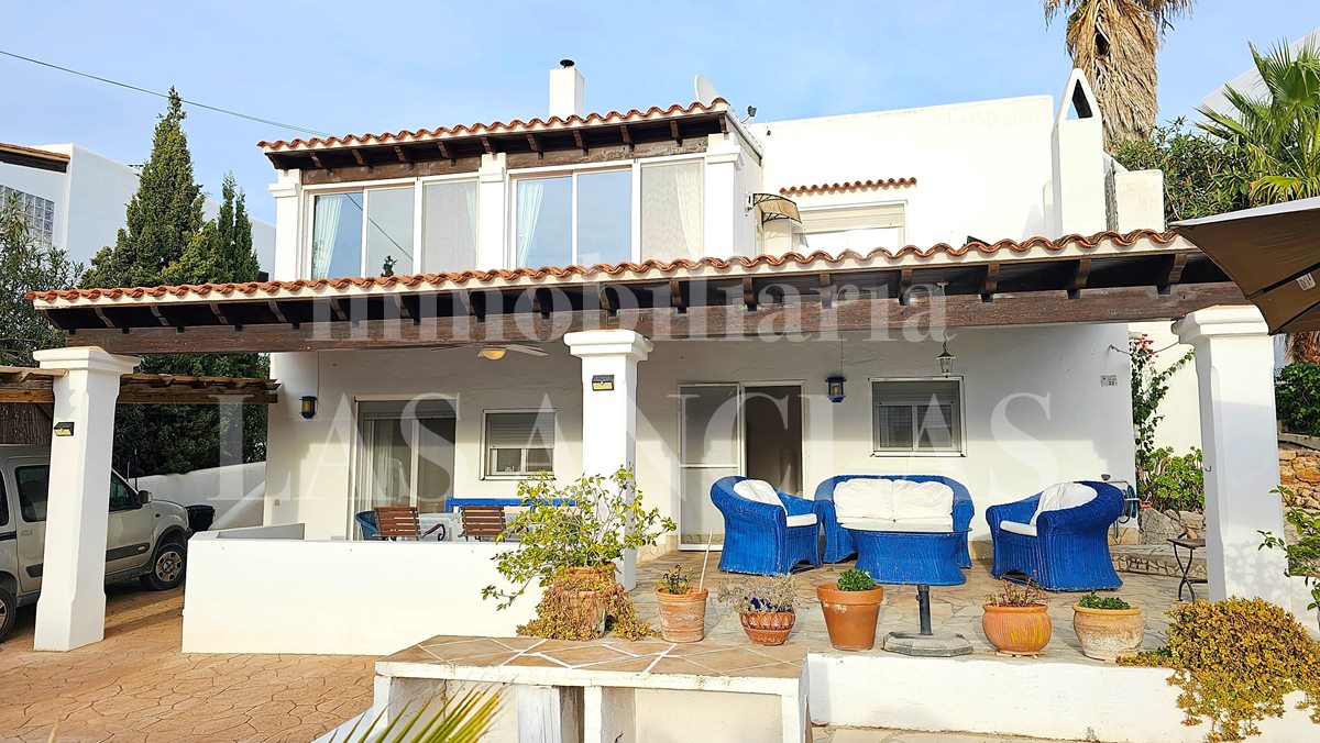 Ibiza San Carlos - Comfortable house with guest apartment close to the beach for sale