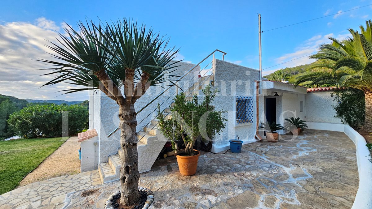 Ibiza Santa Eulalia - Charming, single-storey semi-detached house with garden near the beach for sale