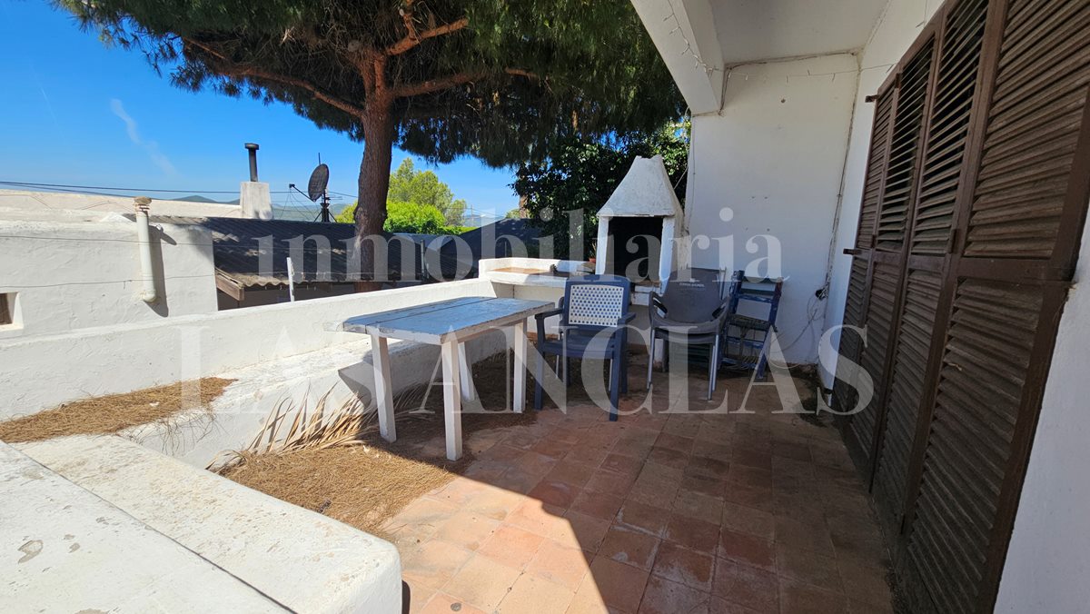 Ibiza Jesús - House with approved license for renovation and extension with pool till salu