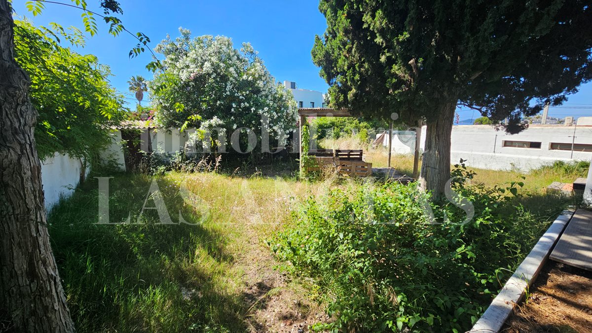 Ibiza Jesús - House with approved license for renovation and extension with pool till salu