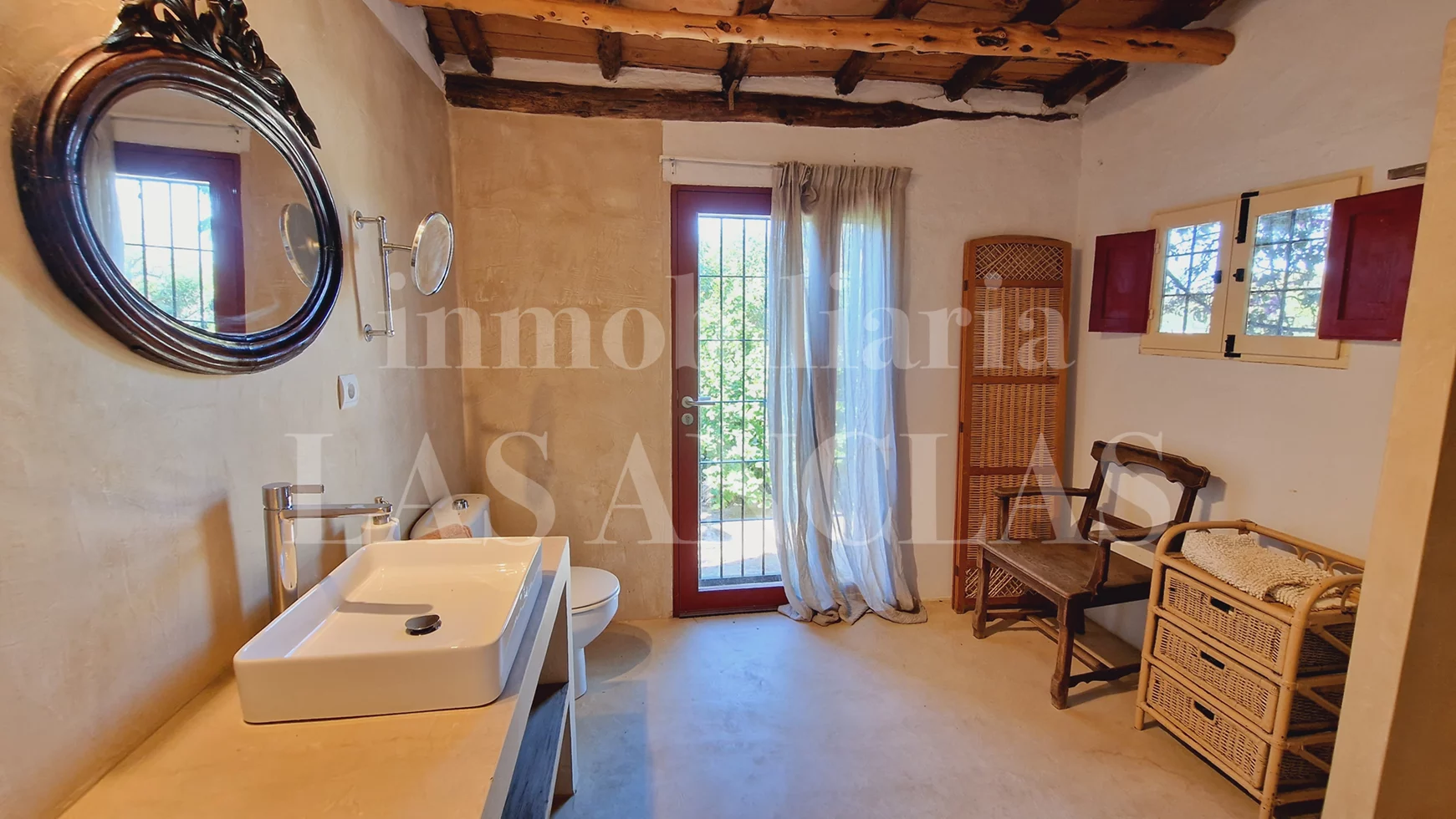  between Ibiza & Sta. Eulalia - Charming finca with guest house and wonderful outdoor areas