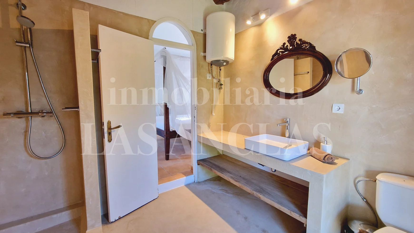  between Ibiza & Sta. Eulalia - Charming finca with guest house and wonderful outdoor areas