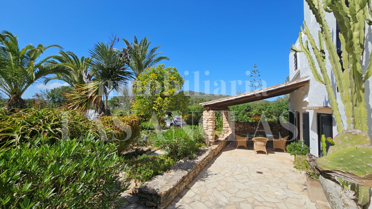 countryside villa / finca between Ibiza & Sta. Eulalia for sale