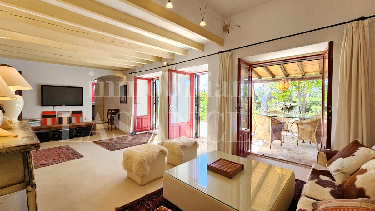 villa de campo / finca entre Ibiza y Sta. Eulalia en venta