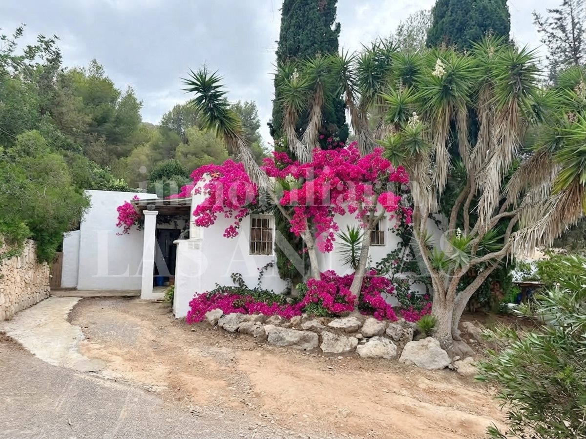 Ibiza Jesús - Opportunity! Versatile house with 4 separate apartments and multiple possibilities for sale