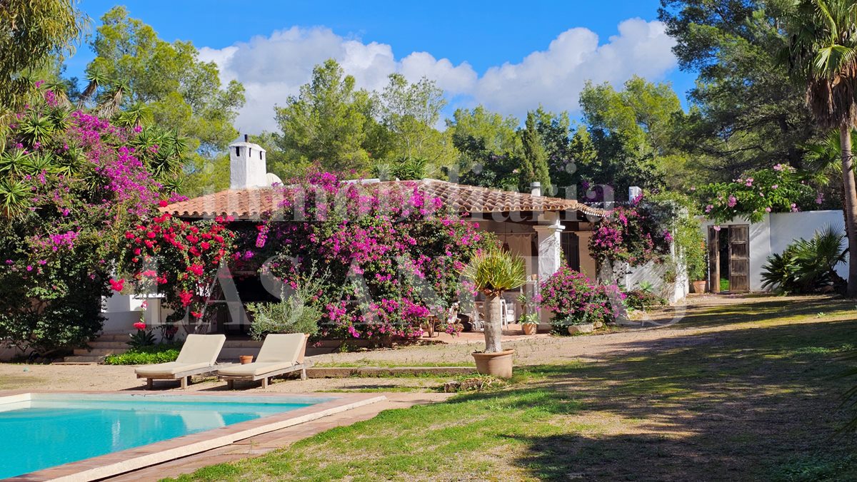 Ibiza Jesús - Romantisches Landhaus mit 4 separaten Gästebereichen und vollständiger Privatsphäre im Verkauf