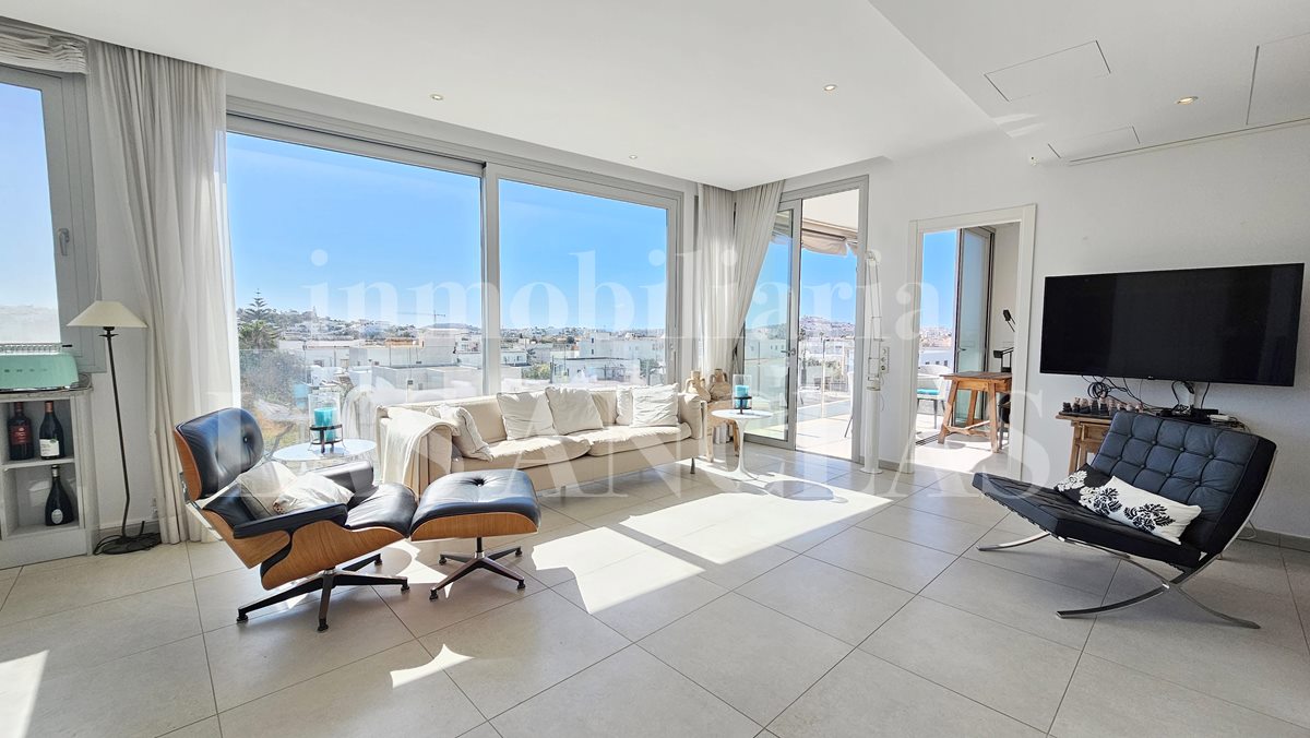Ibiza Jesús - Luminoso ático con azotea, ascensor privado y vista al mar y Dalt Vila en venta