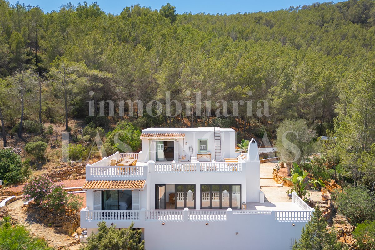 Ibiza San Lorenzo - Von Blakstad renoviertes Haus in ruhiger Lage mit Meerblick im Verkauf