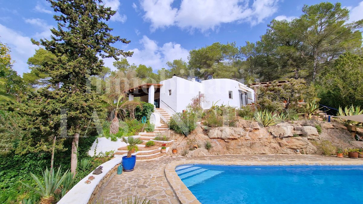 Ibiza Santa Gertrudis - Cosy country house with beautiful exterior area and lots of privacy for sale