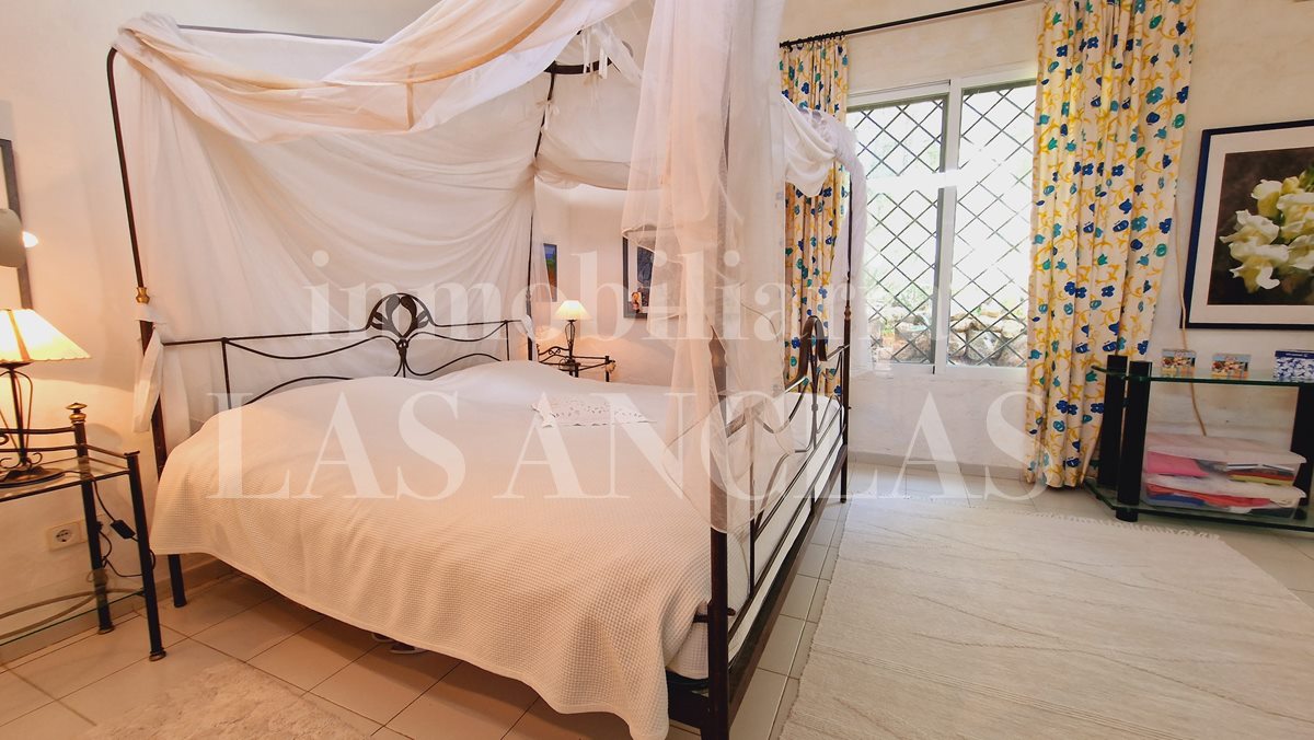 Ibiza Santa Gertrudis - Charming country house with several sunny terraces and landscape views for sale