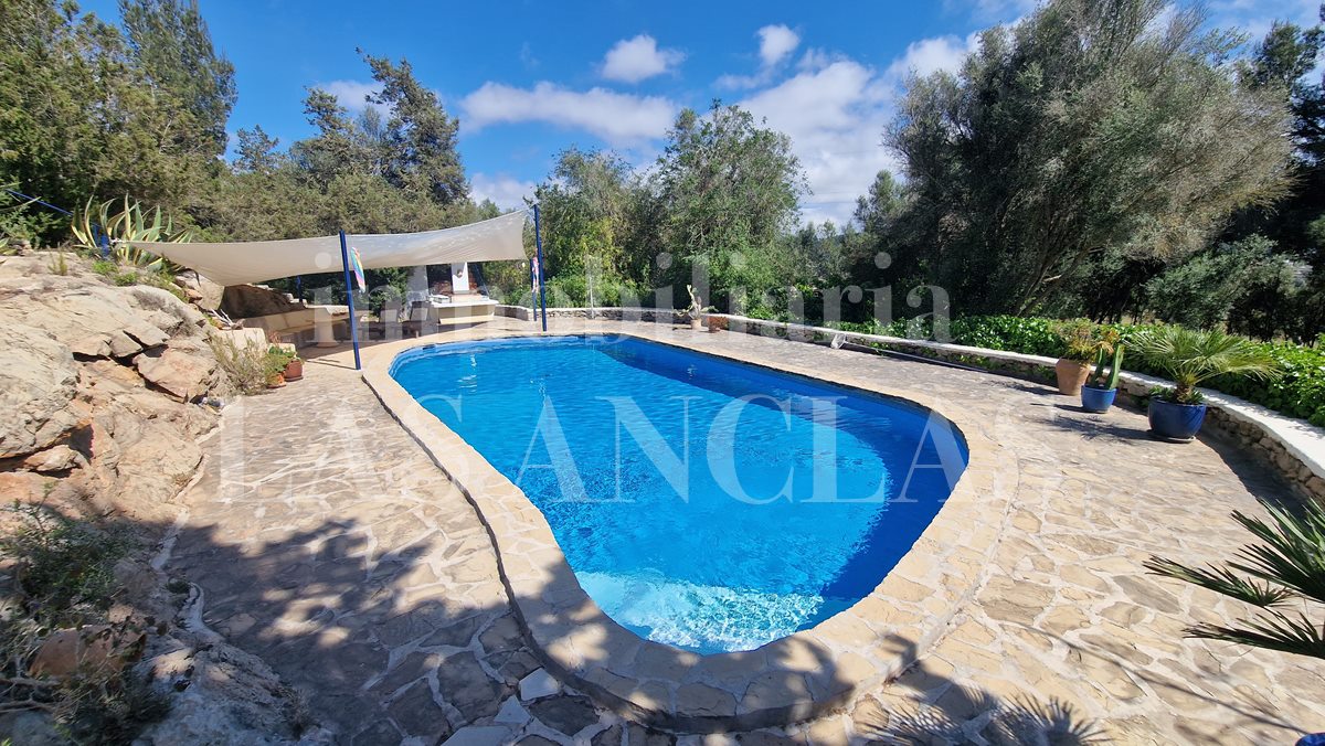 Ibiza Santa Gertrudis - Cosy country house with beautiful exterior area and lots of privacy for sale