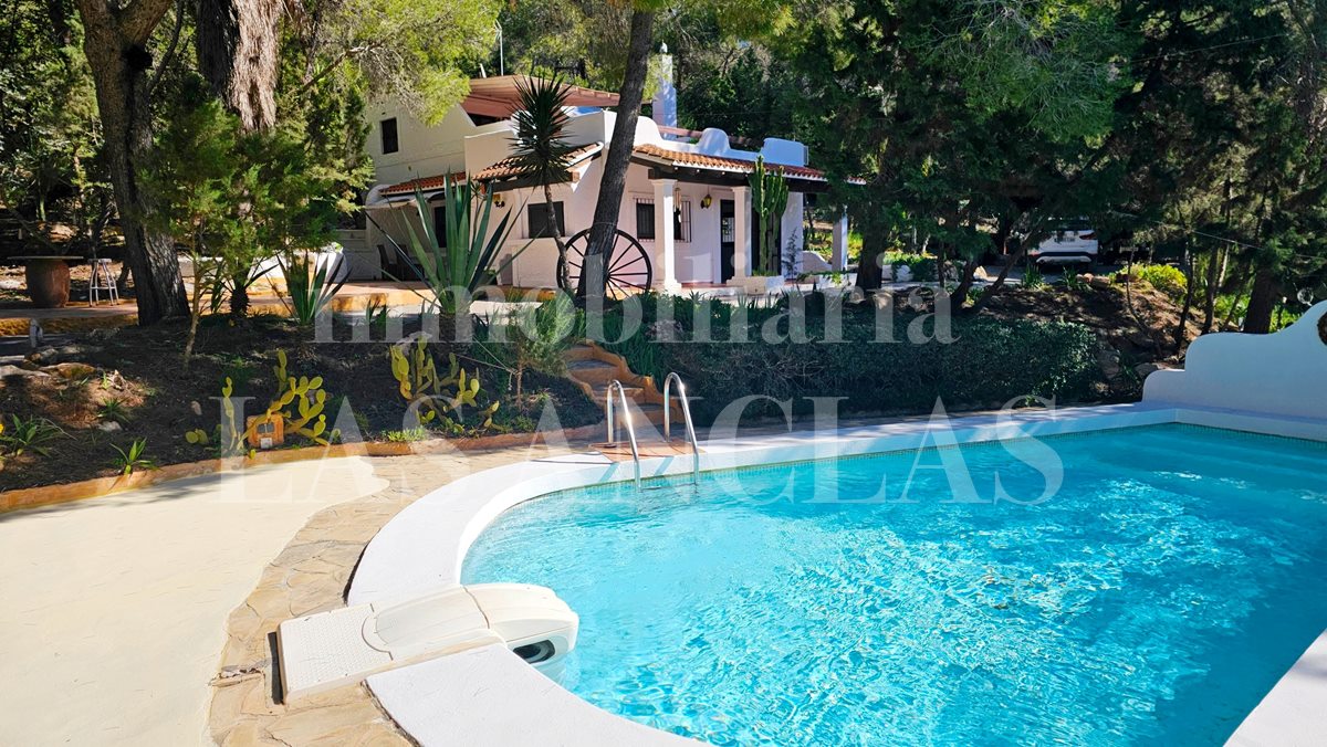 Ibiza Santa Eulalia - Charmantes Landhaus mit viel Privatsphäre in der Nähe der Stadt im Verkauf