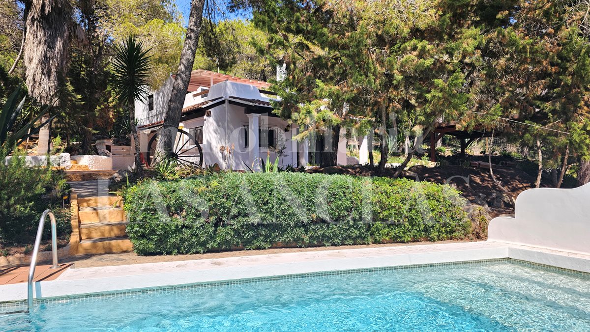 Ibiza Santa Eulalia - Charming rustic house offering great privacy close to the town in vendita