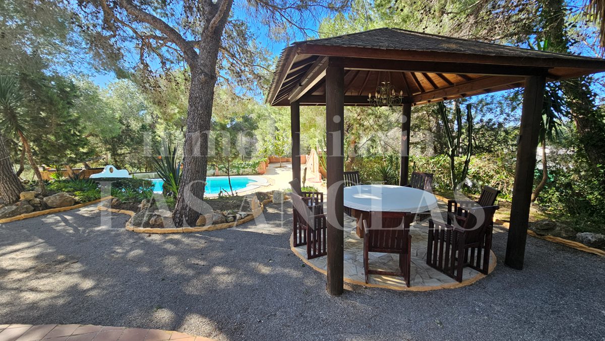 Ibiza Santa Eulalia - Charmantes Landhaus mit viel Privatsphäre in der Nähe der Stadt im Verkauf