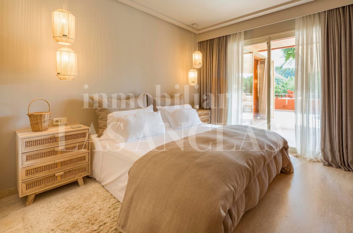 Ibiza near golf course - Spacious, elegant flat with large terrace in a complex with exclusive communal areas te koop
