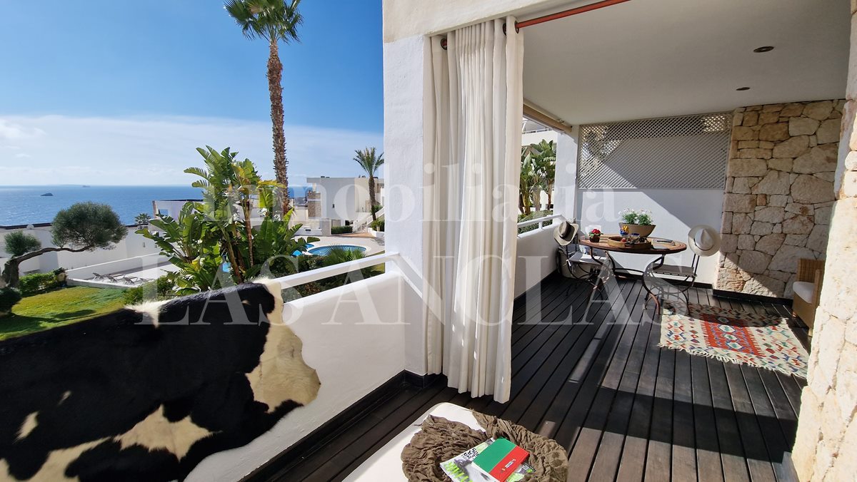 Ibiza Roca Llisa - Sehr schöne, komplett renovierte Loft-Wohnung mit frontalem Meerblick im Verkauf