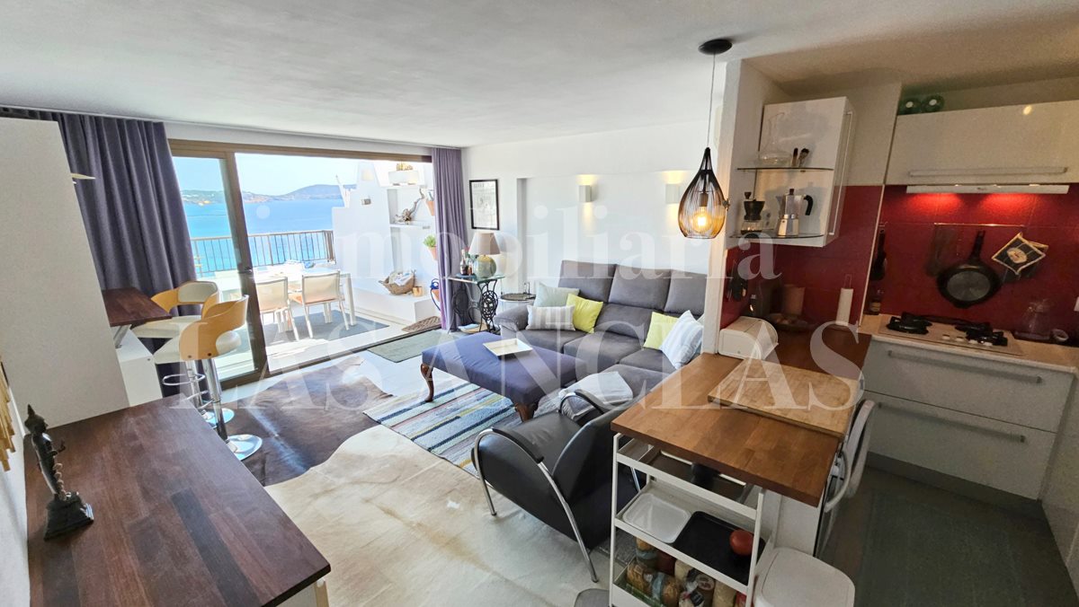 Ibiza East Coast - Sunny penthouse with privileged sea and coastal views à vendre
