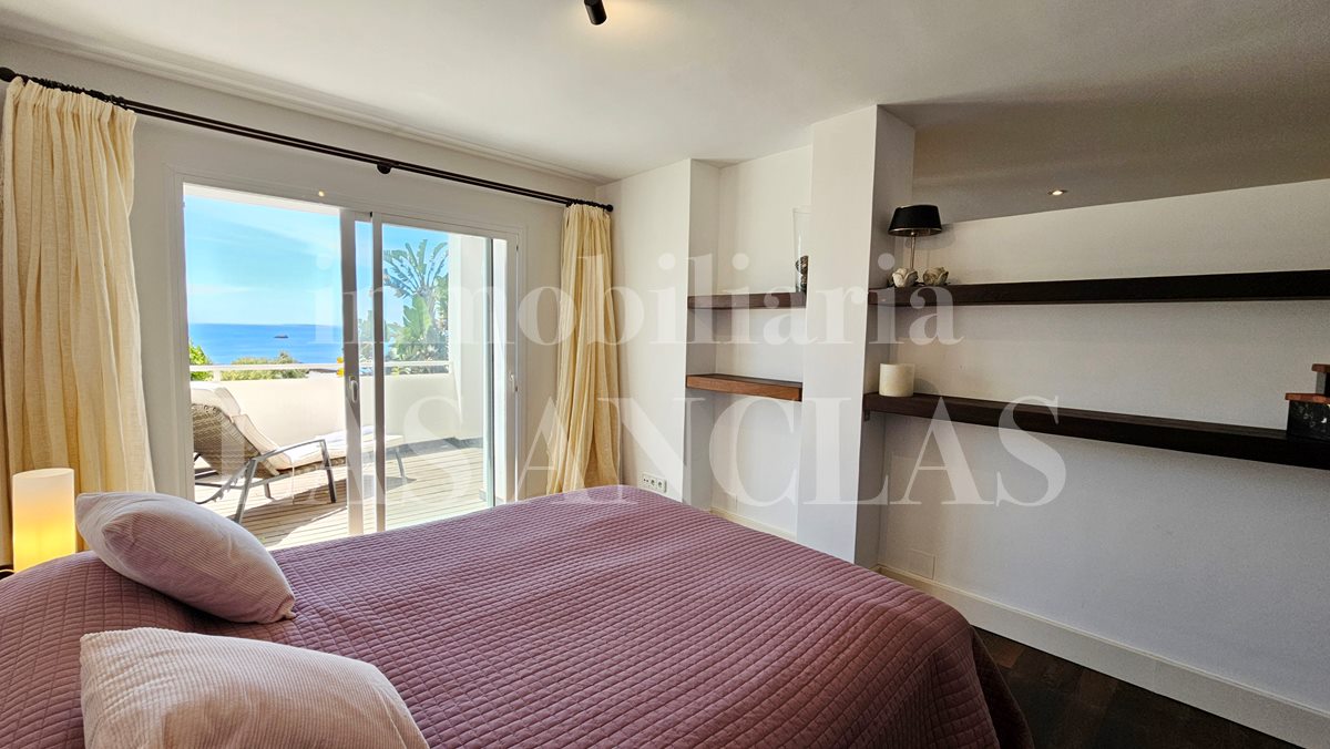 Ibiza Roca Llisa - Wonderful loft style flat with frontal sea views and beautiful communal areas for sale