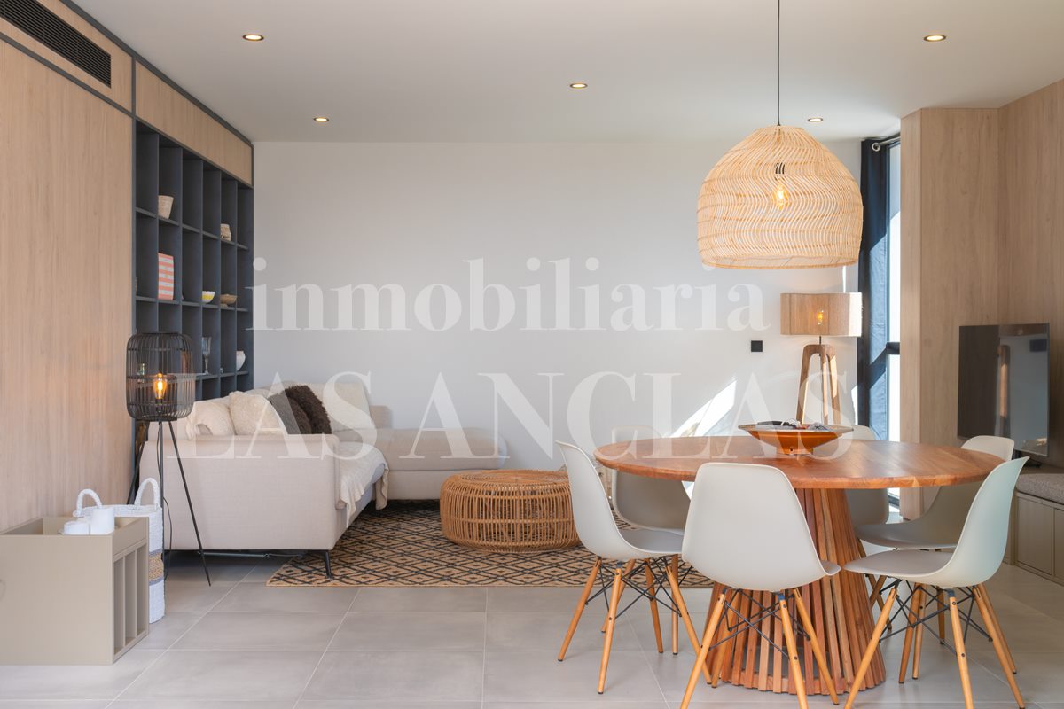 Ibiza Santa Eulalia - Newly built city-centre apartment with communal pool and rooftop terrace in vendita