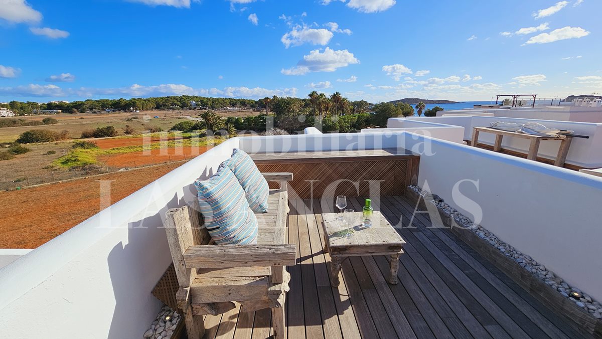 Ibiza east coast - Refurbished penthouse with private roof terrace at walking distance to the beach for sale