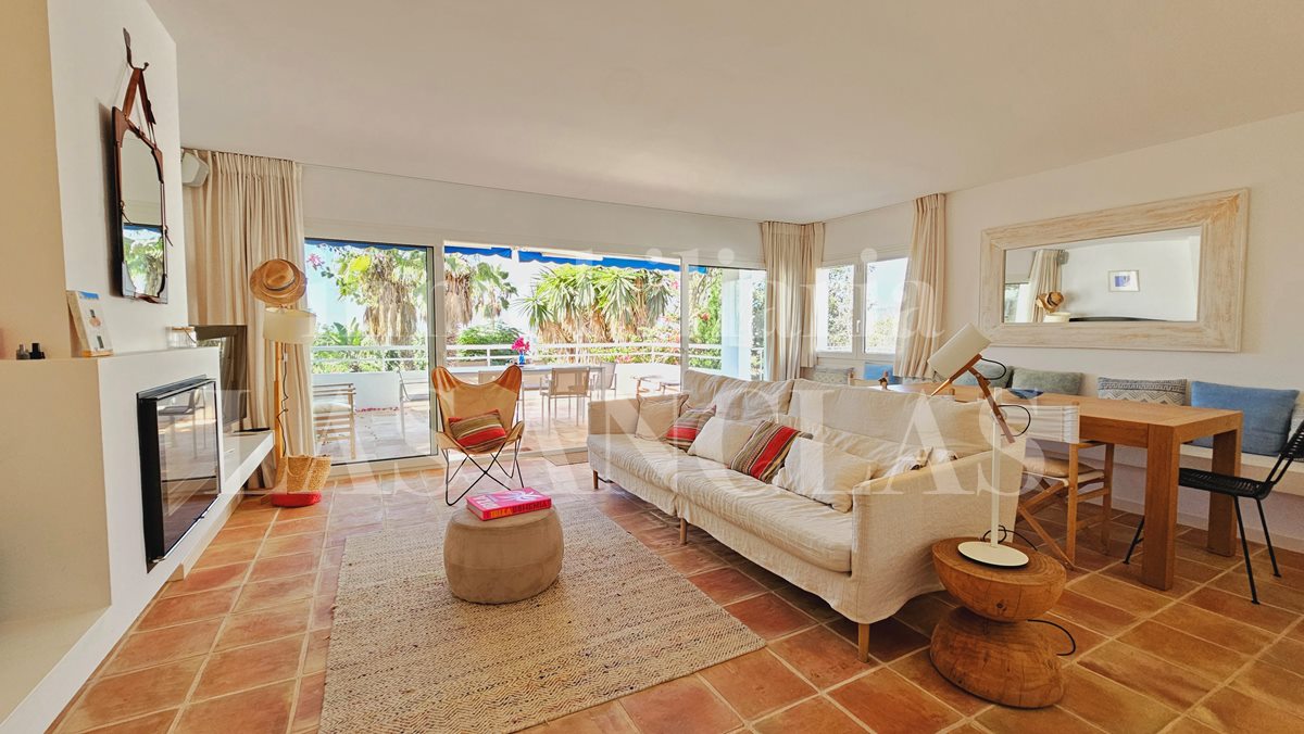 Ibiza Talamanca - Attractive renovated house in splendid location and wonderful views for sale