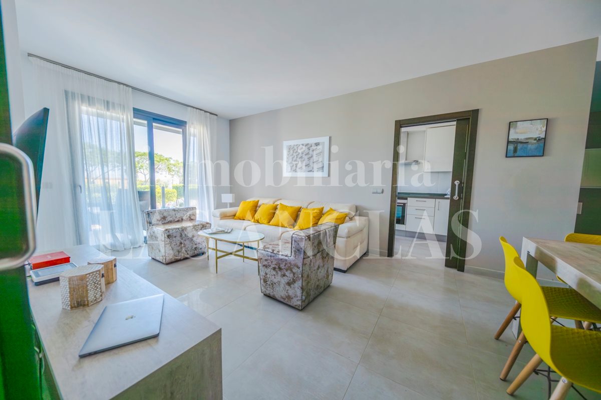 Ibiza Jesús - Practical flat in a modern building with lift and two parking spaces for sale