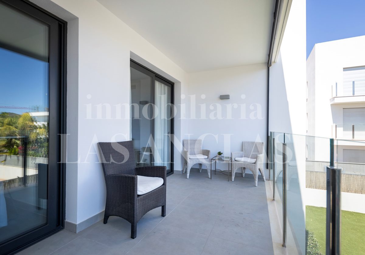 Ibiza Jesús - Practical flat in a modern building with lift and two parking spaces for sale