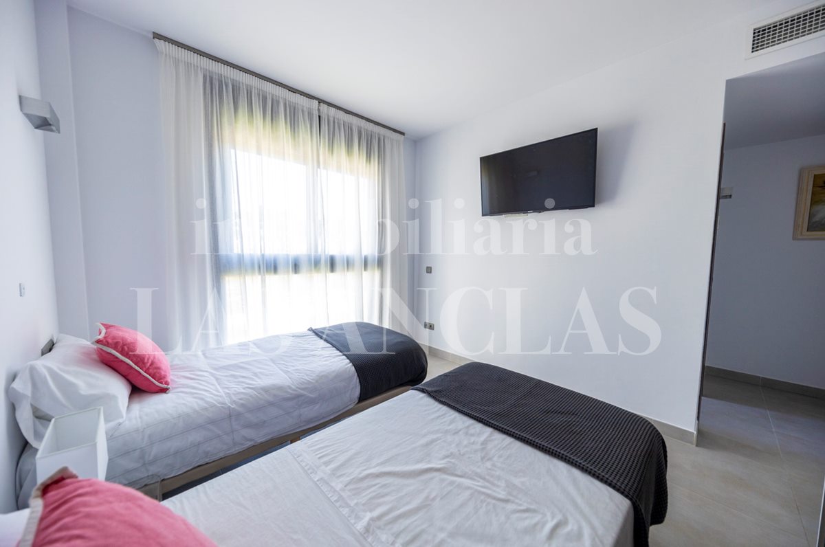 Ibiza Jesús - Practical flat in a modern building with lift and two parking spaces for sale