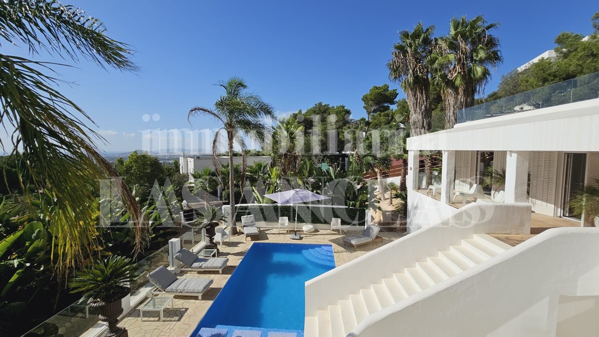 Ibiza Jesús - Homely villa in secure location with views to the sea and Dalt Vila for sale