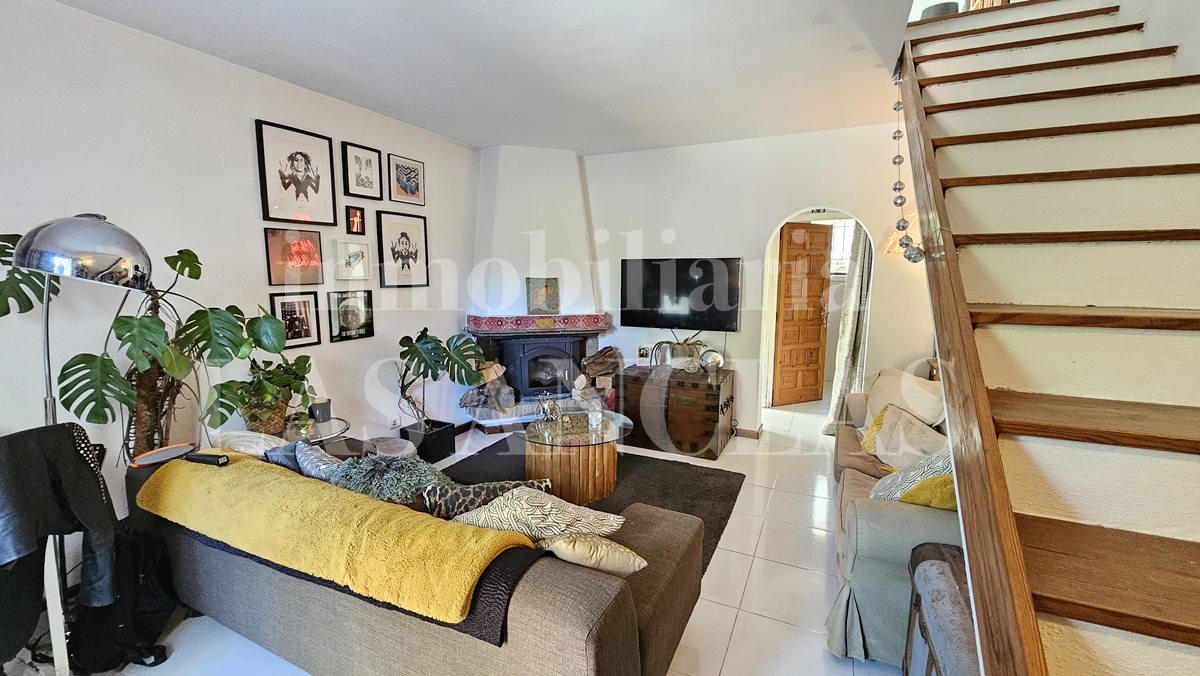 Ibiza Talamanca - Schönes Duplex-Reihenhaus mit Garten in begehrter Lage im Verkauf