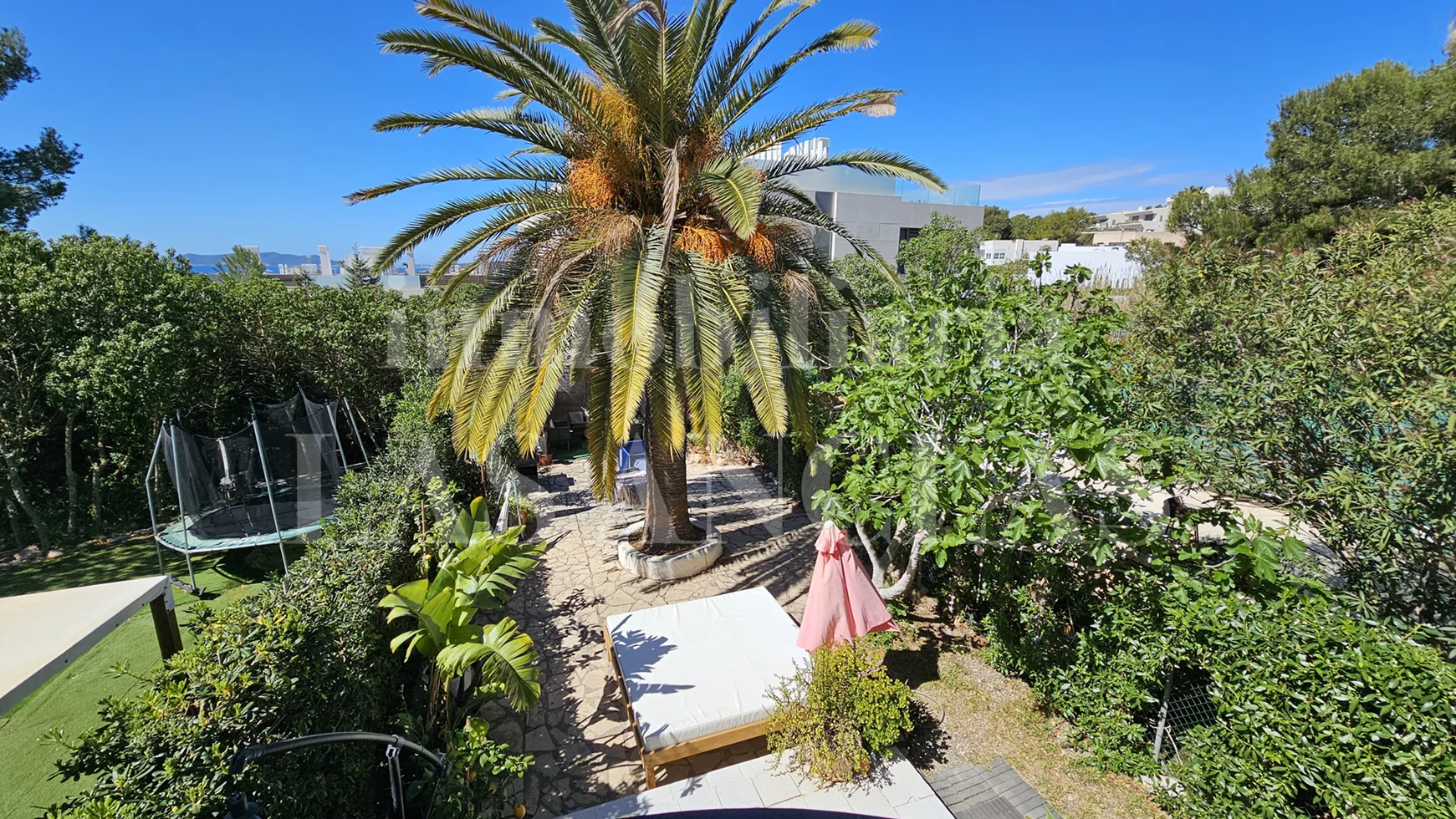  Ibiza Talamanca - Encantadora casa adosada de esquina con amplia zona exterior