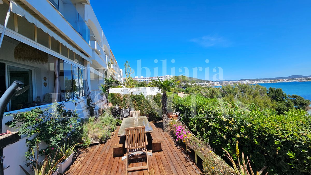 Eck-Reihenhaus in Siesta Ibiza im Verkauf