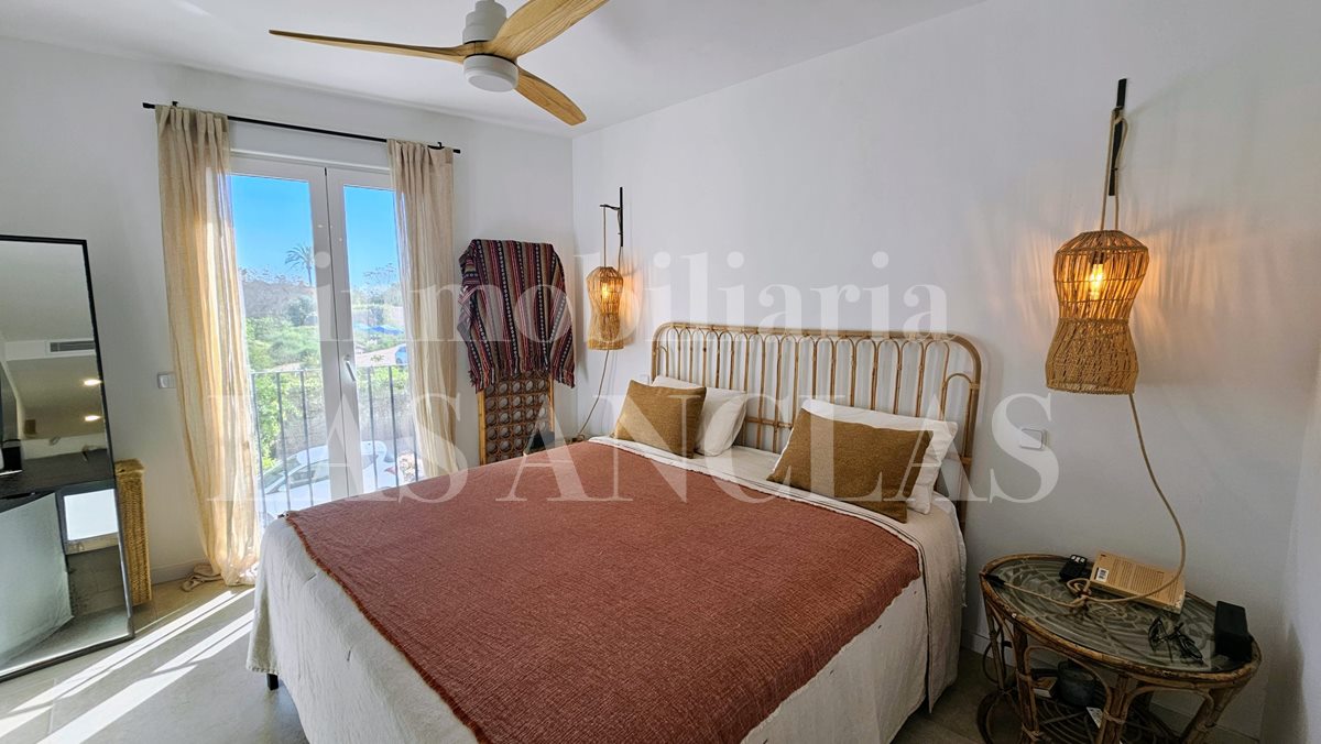 Ibiza Santa Gertrudis - Ático contemporáneo con encanto rústico y azotea privada en el corazón del pueblo en venta