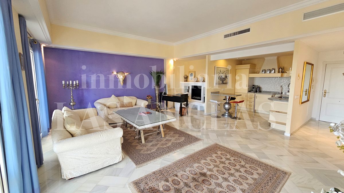 Ibiza Jesús - Amplio apartamento con piscina privada y vistas hasta el mar y Dalt Vila en venta