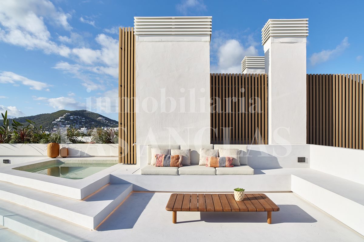 Ibiza Santa Eulalia - Luxurious, brand-new penthouse on the seafront promenade for sale