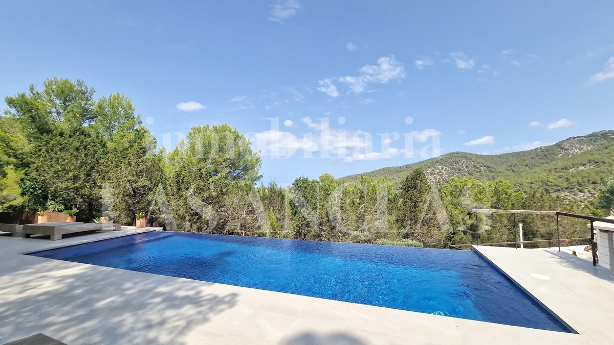 Ibiza Es Cubells - Villa in a scenically beautiful and idyllic area with holiday rental license for sale