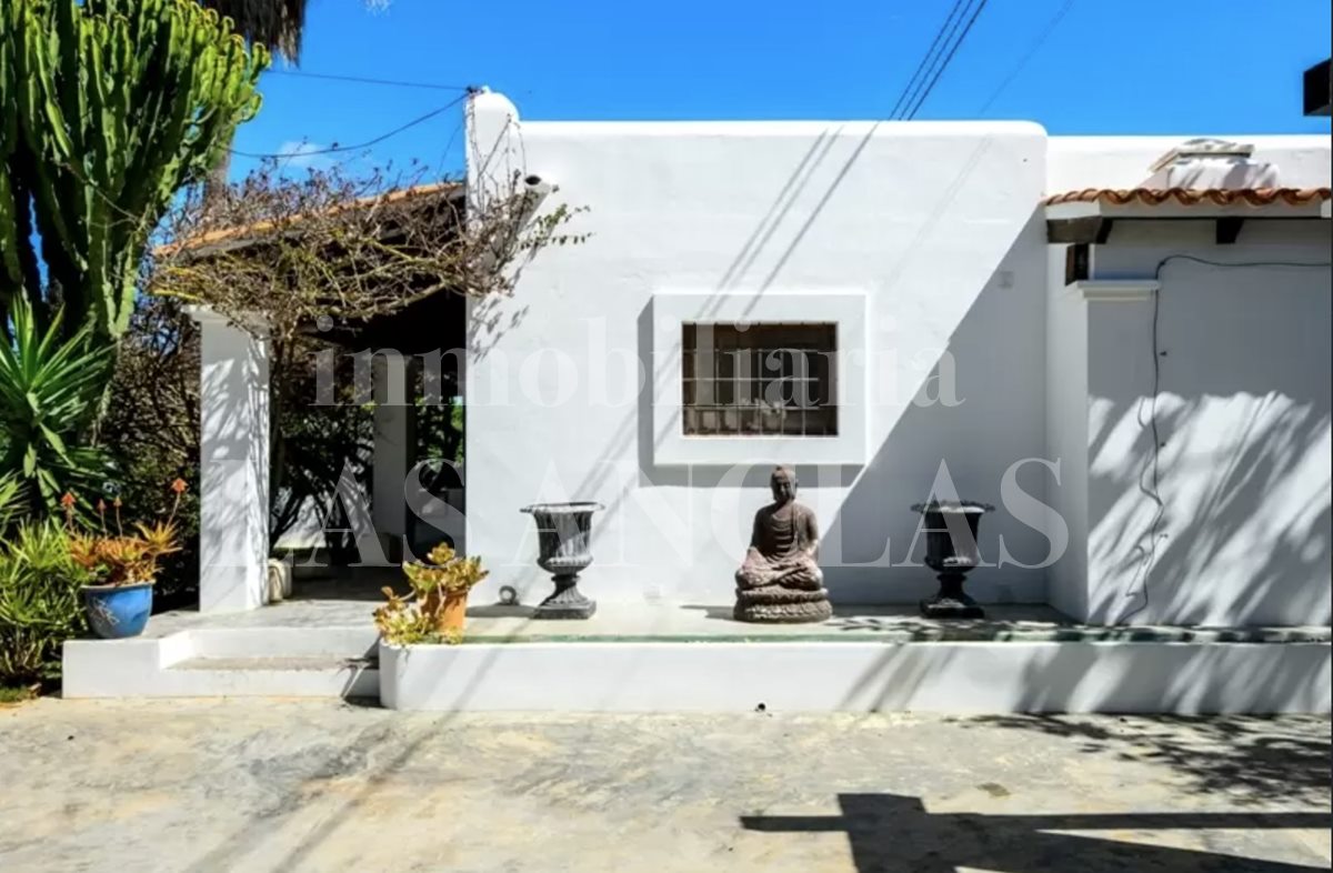 Ibiza San José - Romantic single-storey villa with guest house near to the beach for sale