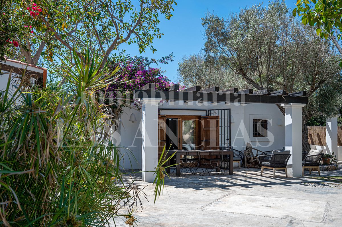Ibiza San José - Cosy single-storey villa with guest house and inviting terraces para venda
