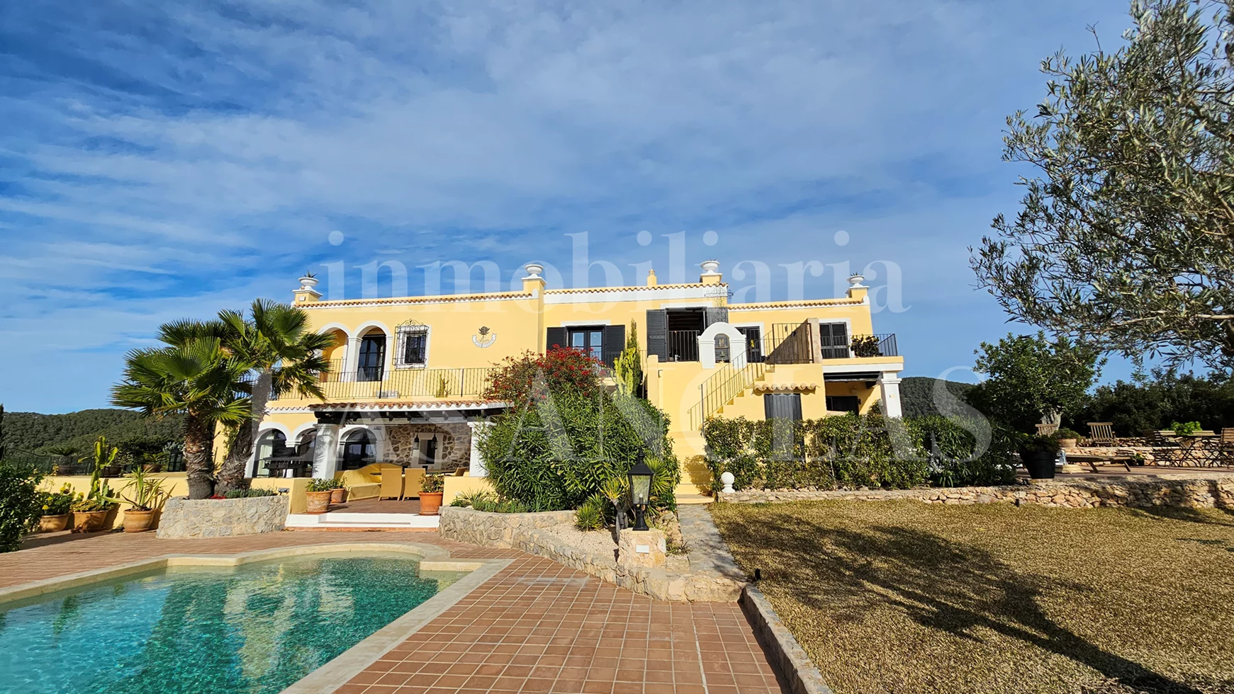  Ibiza San José - Unikat! Reihenhaus in einer 3- Einheiten Finca, Meerblick und tollen Gemeinschaftsbereichen