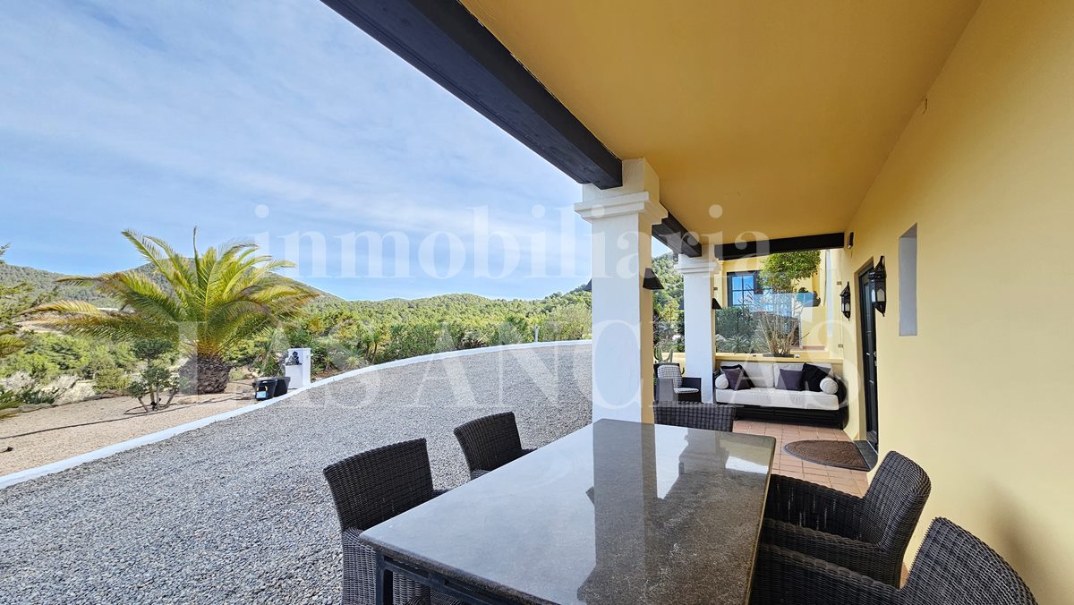 Ibiza San José - Special townhouse in a 3-unit finca with sea views and fabulous communal areas for sale