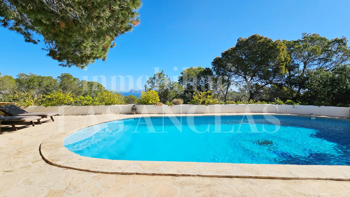 Ibiza Cala Conta - Romantic house in elevated location with beautiful views to the sea and sunsets for sale